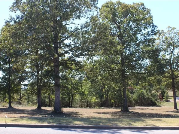 34 Park Dr #19, Eureka Springs, AR 72631