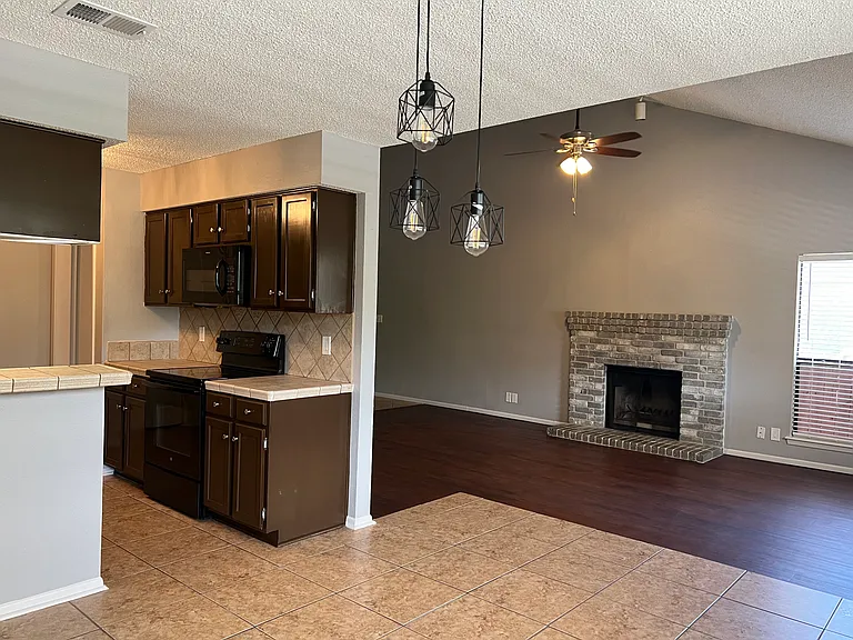 12132 Vista Nogal St — Photo 9