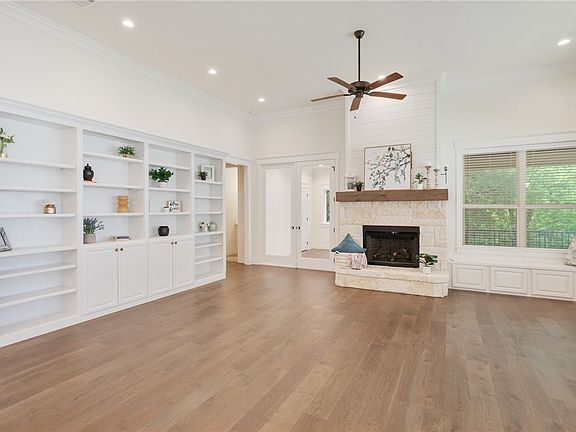 4th image of 3529 Fairfax Grn