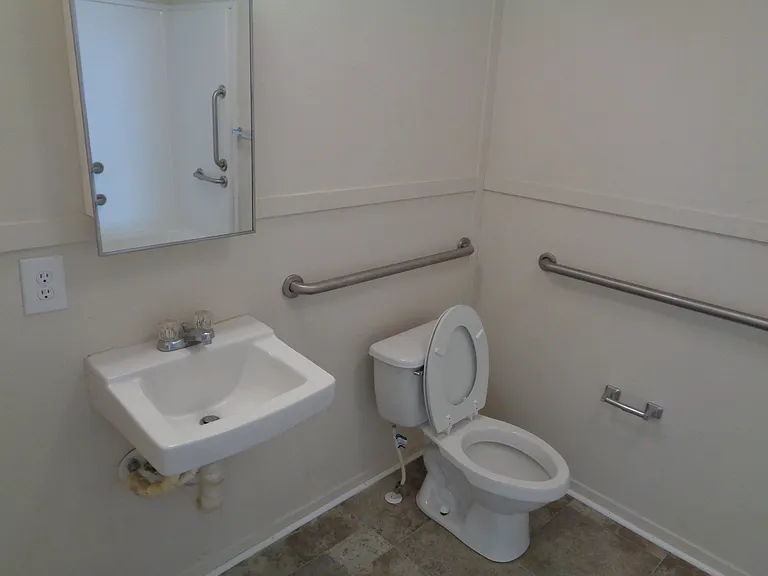 2967 1/2 Eastwood Pl — Photo 5