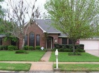 105 Sugar Cane Cir, Lake Jackson, TX 77566