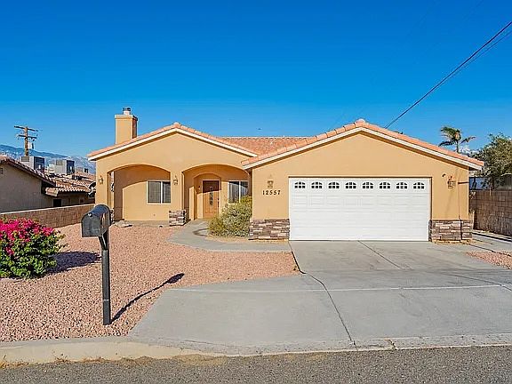 3rd image of 12557 Maui Way