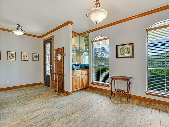 4th image of 453 Story Dr