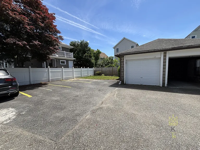 153 Alder St #1 — Photo 9