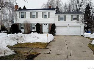 12 Fox Chapel Ct, Williamsville, NY 14221