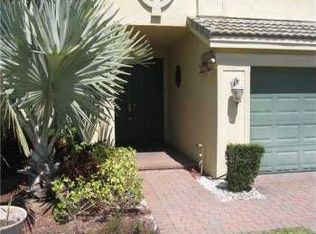 9171 Dupont Pl, Wellington, FL 33414
