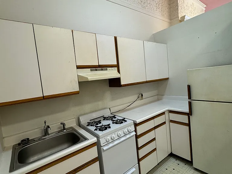 1023 Saint Paul St #2A — Photo 2