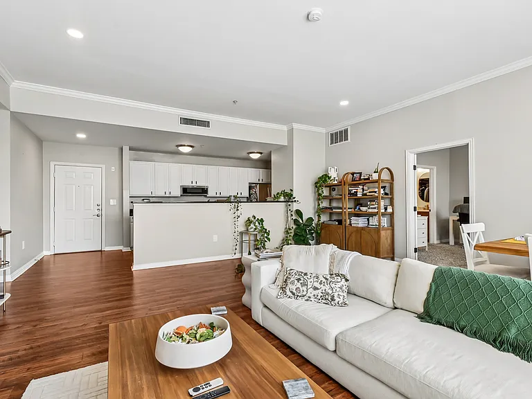 2305 Worthington St #315 — Photo 3