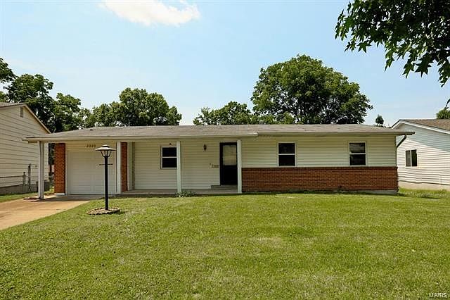 1st image of 2225 Briarcrest Dr