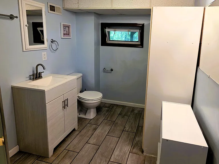 90 Taylor Ave — Photo 15