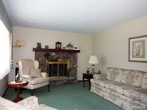 4th image of 20 Dubonnet Dr