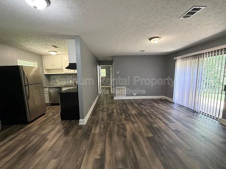 1512 Waverly Way #D3 — Photo 5