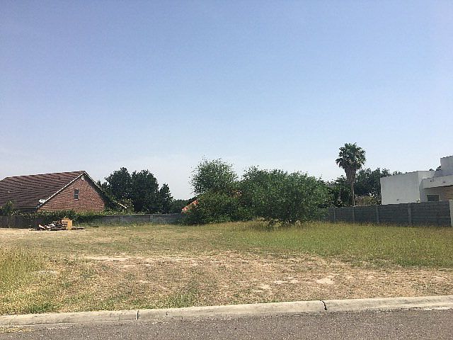 2nd image of 2503 Country Club Dr
