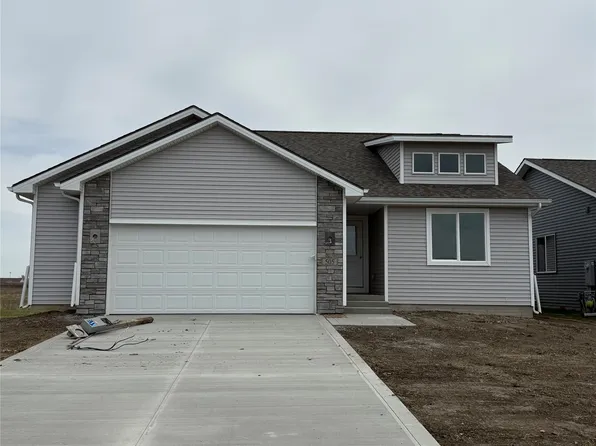 505 Fireside Dr NW, Bondurant, IA 50035