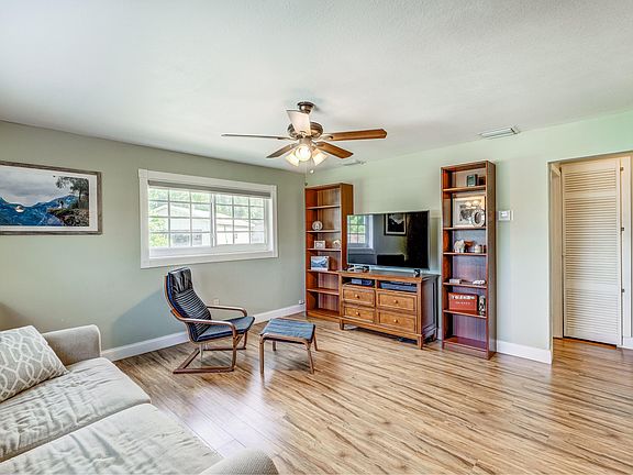 3rd image of 9095 Bamboo Dr