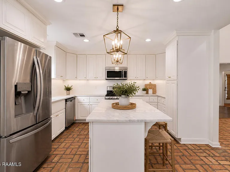 320 Lippi Blvd — Photo 10