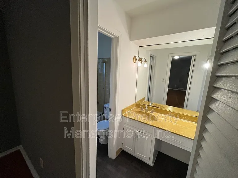 829 Alida Ave — Photo 10