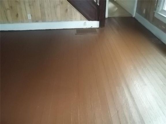 3rd image of 955 King Ave