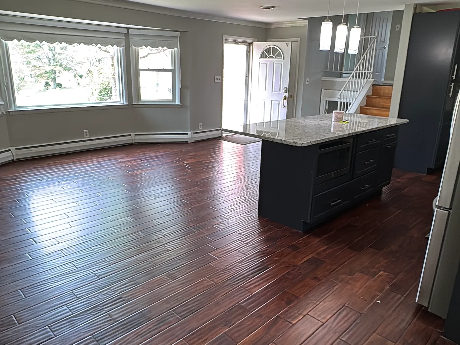 5 bed, 1962 sqft, $3,500 — Photo 3