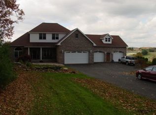 335 Hillside Ln, Somerset, PA 15501