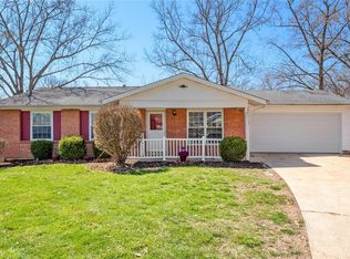 10 Stonehenge Ct, Saint Charles, MO