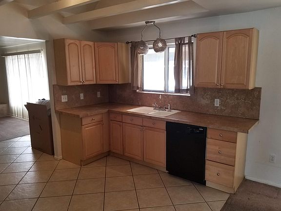 2nd image of 224 E Fordham Cir