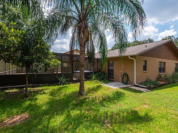 Large side yard