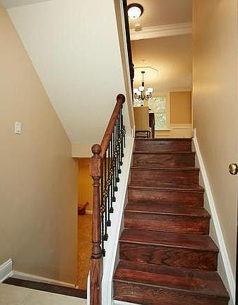5th image of 6001 Dewey Dr