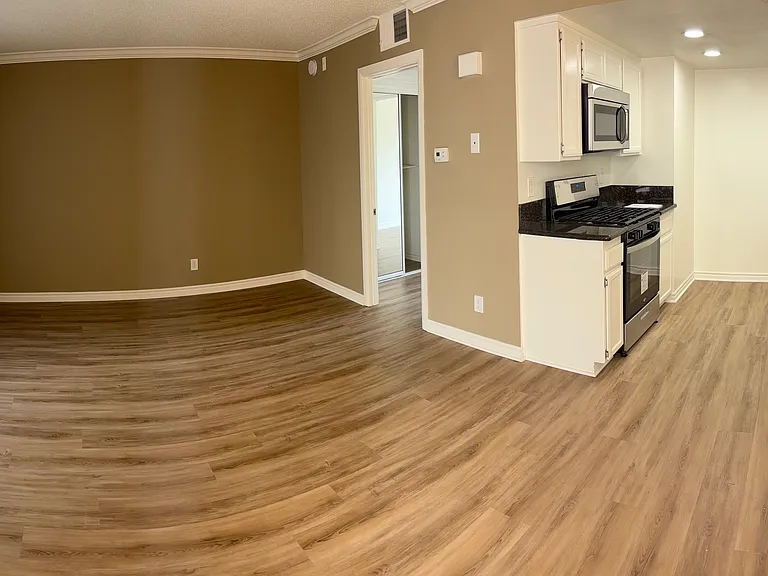 3424-3428 W Orange Ave — Photo 11