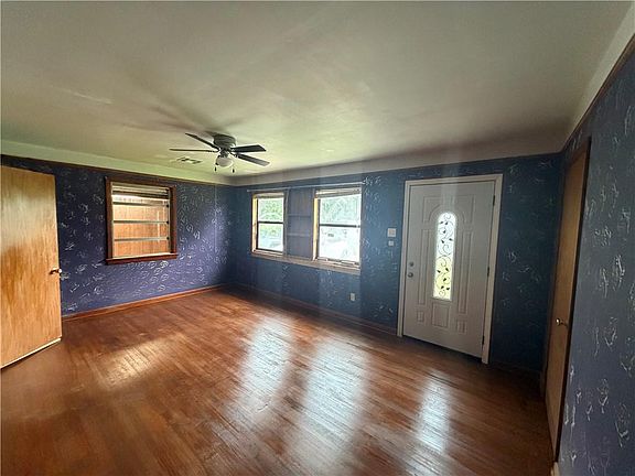 2nd image of 727 Sycamore St