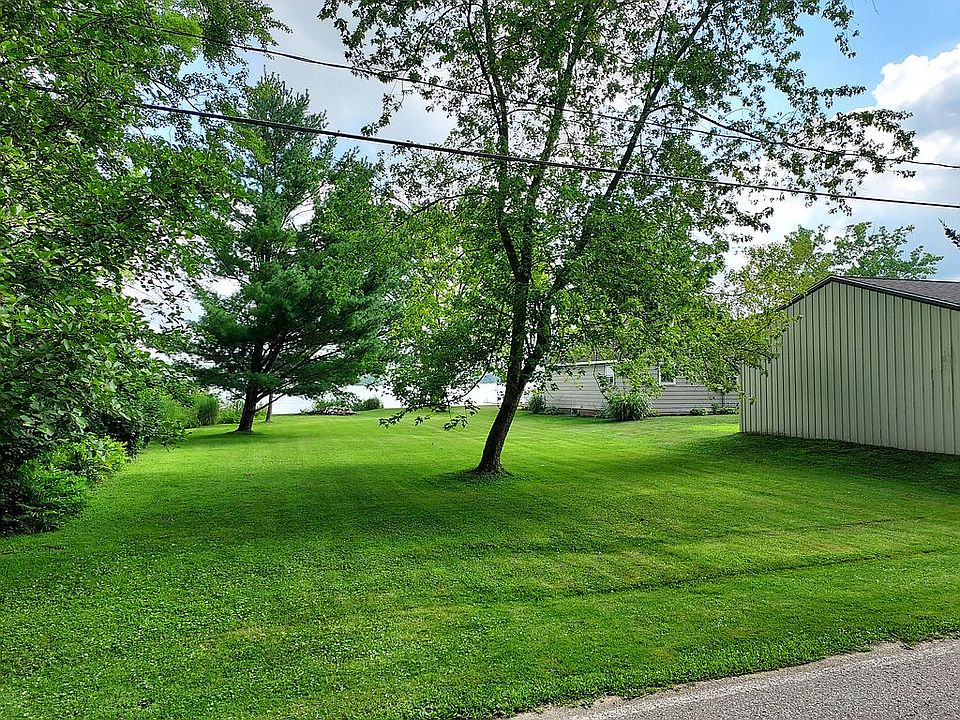 2nd image of 767 E Hess Lake Dr