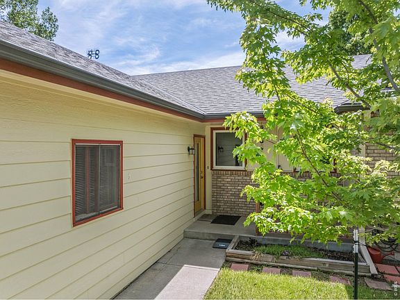 3rd image of 540 Redwood Cir