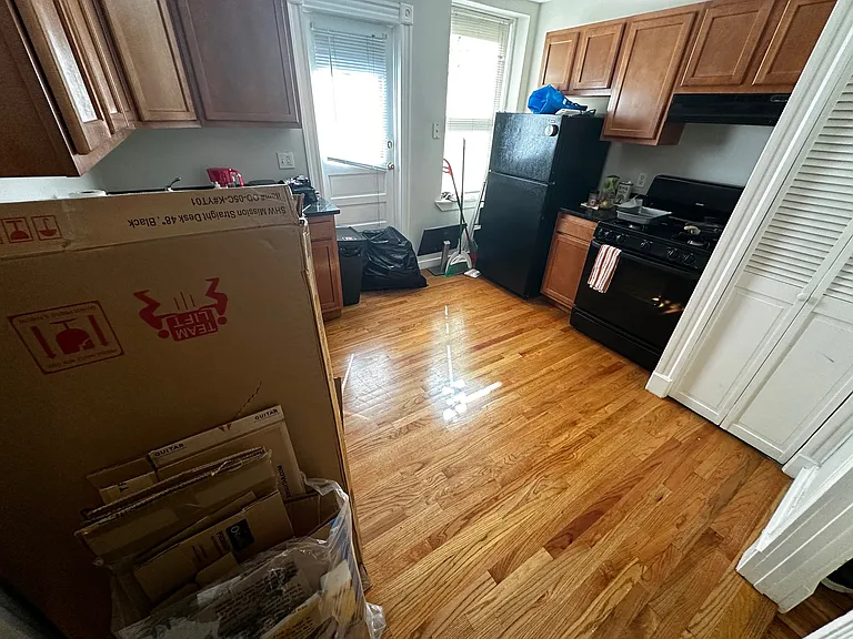 220 Hanover St #7 — Photo 17