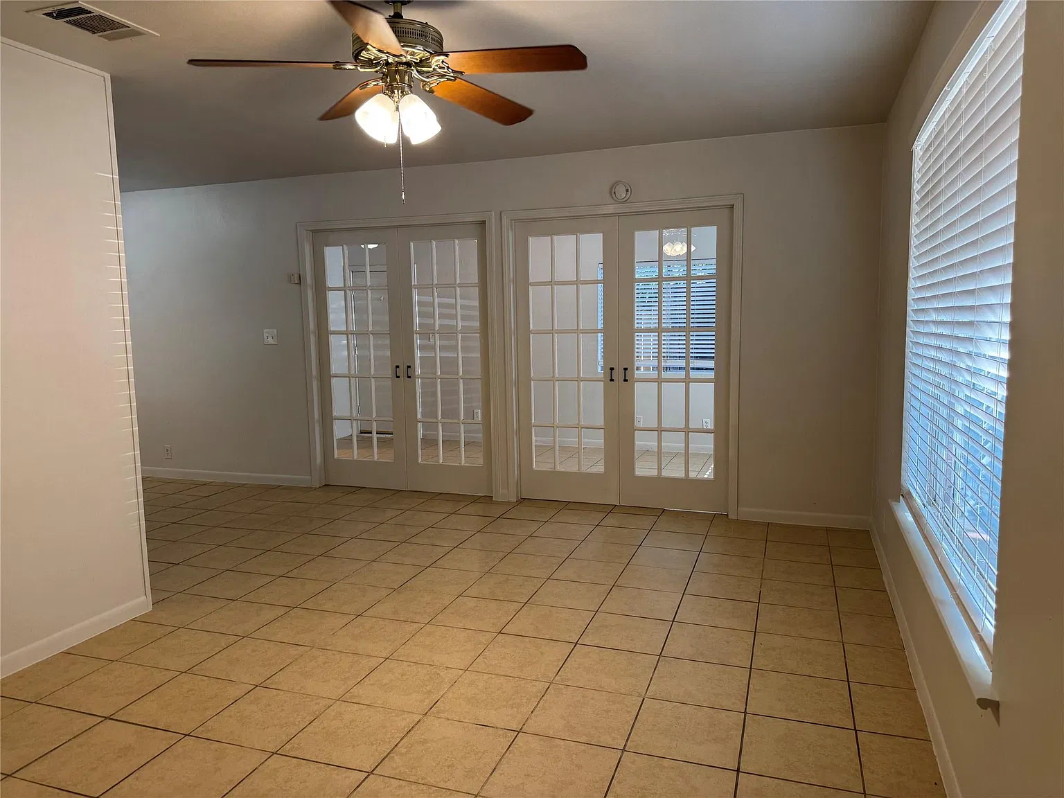 2 bed, 1.0 bath, 1224 sqft, $2,300 — Photo 3