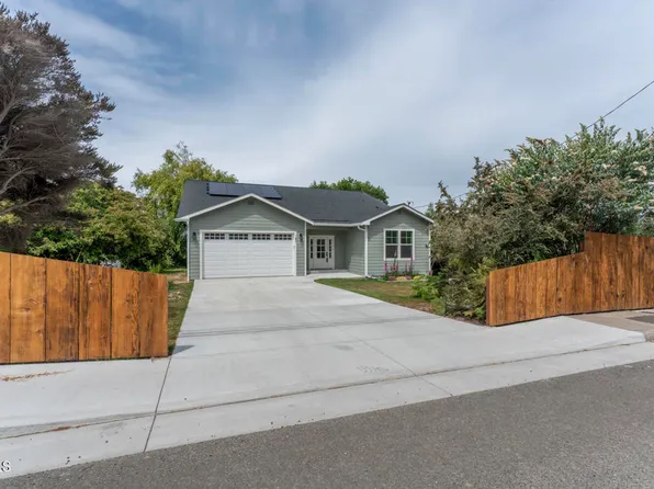 151 Dana St, Fort Bragg, CA 95437