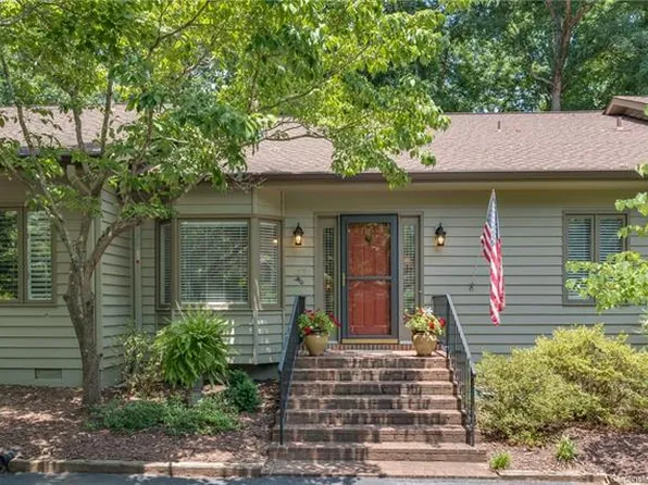 26 Hunting County Trl, Tryon, NC 28782