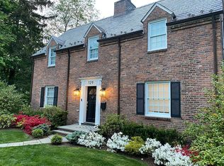 129 Circle Dr, Manhasset, NY 11030