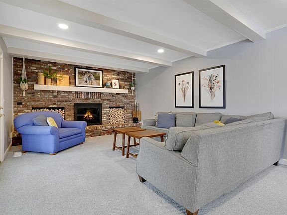 5th image of 3601 Eastbrooke Dr
