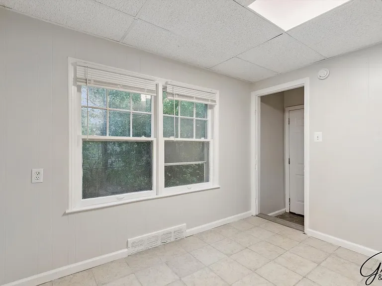 4082 Hereford St — Photo 25