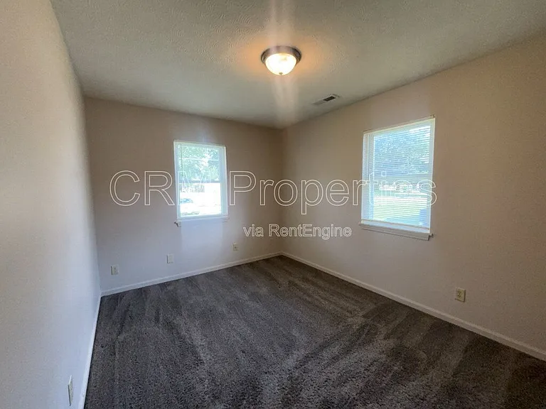1912 N Apperson Way — Photo 11