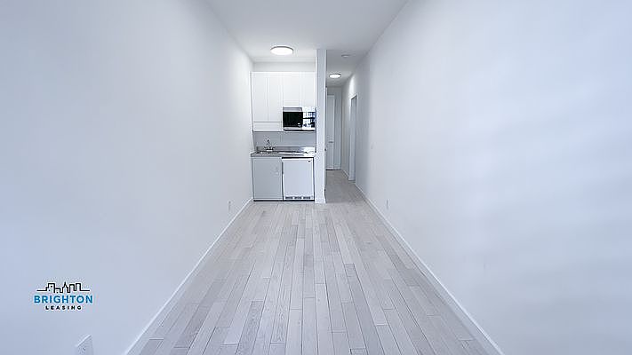 1st image of 206 W 21st St APT 4