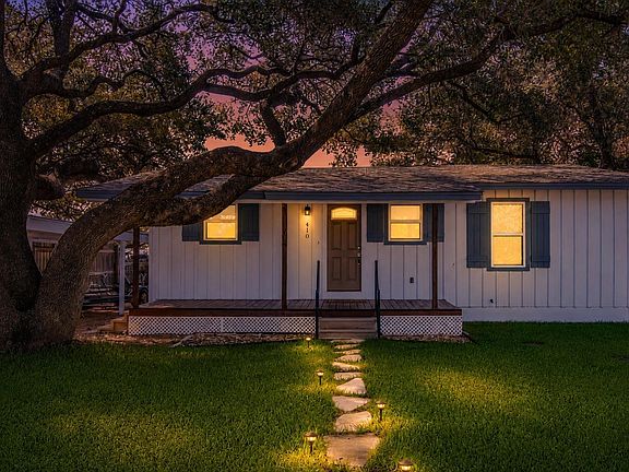 4th image of 410 Robinhood Ln