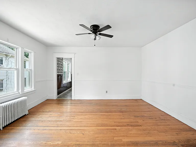 126 Woodside Ter #126 — Photo 4