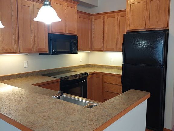 4th image of 1817 D St Unit 102