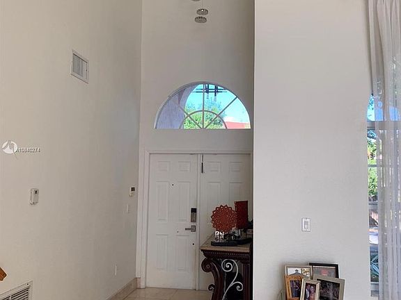 4th image of 7160 NW 109th Ct