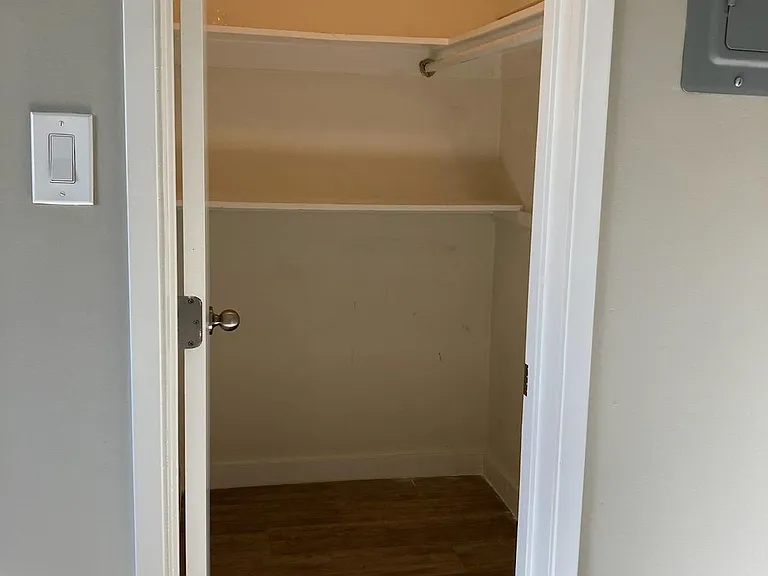 499 N Los Robles Ave #4 — Photo 7