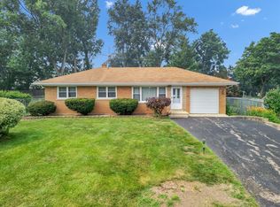 23W566 Bryn Mawr Ave, Roselle, IL 60172