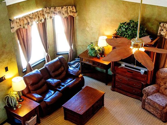 Living room 3