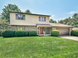 2624 E Roundhill Ln, Bloomington, IN