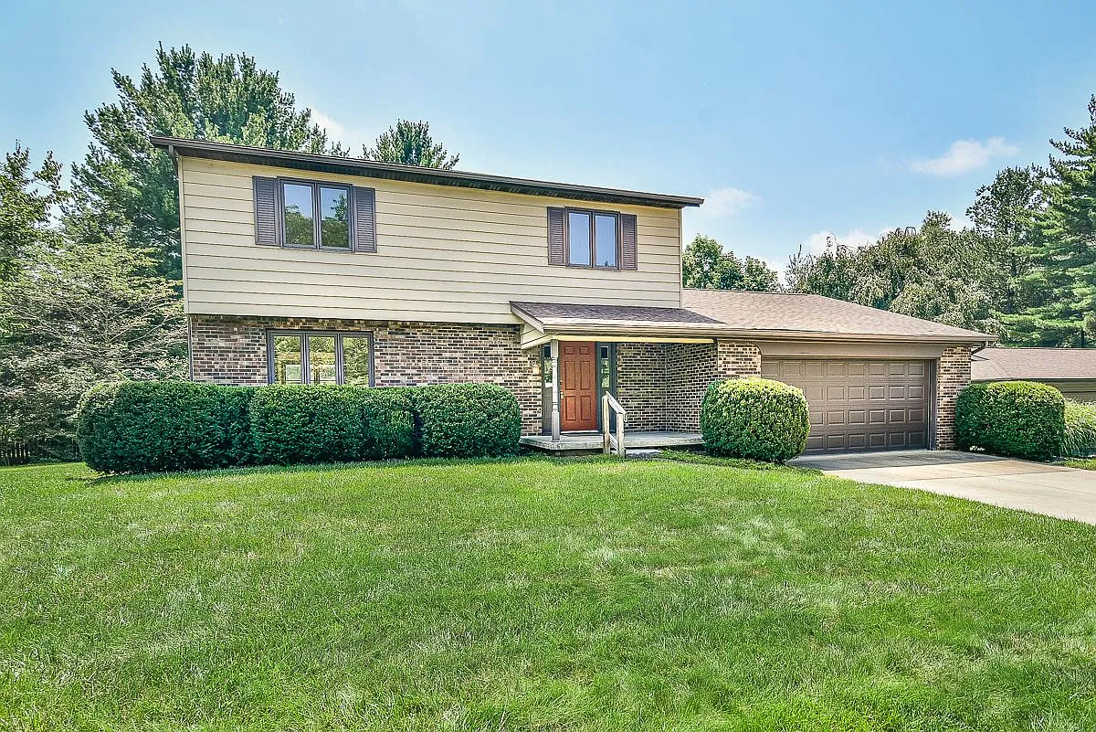 2624 E Roundhill Ln photo 1
